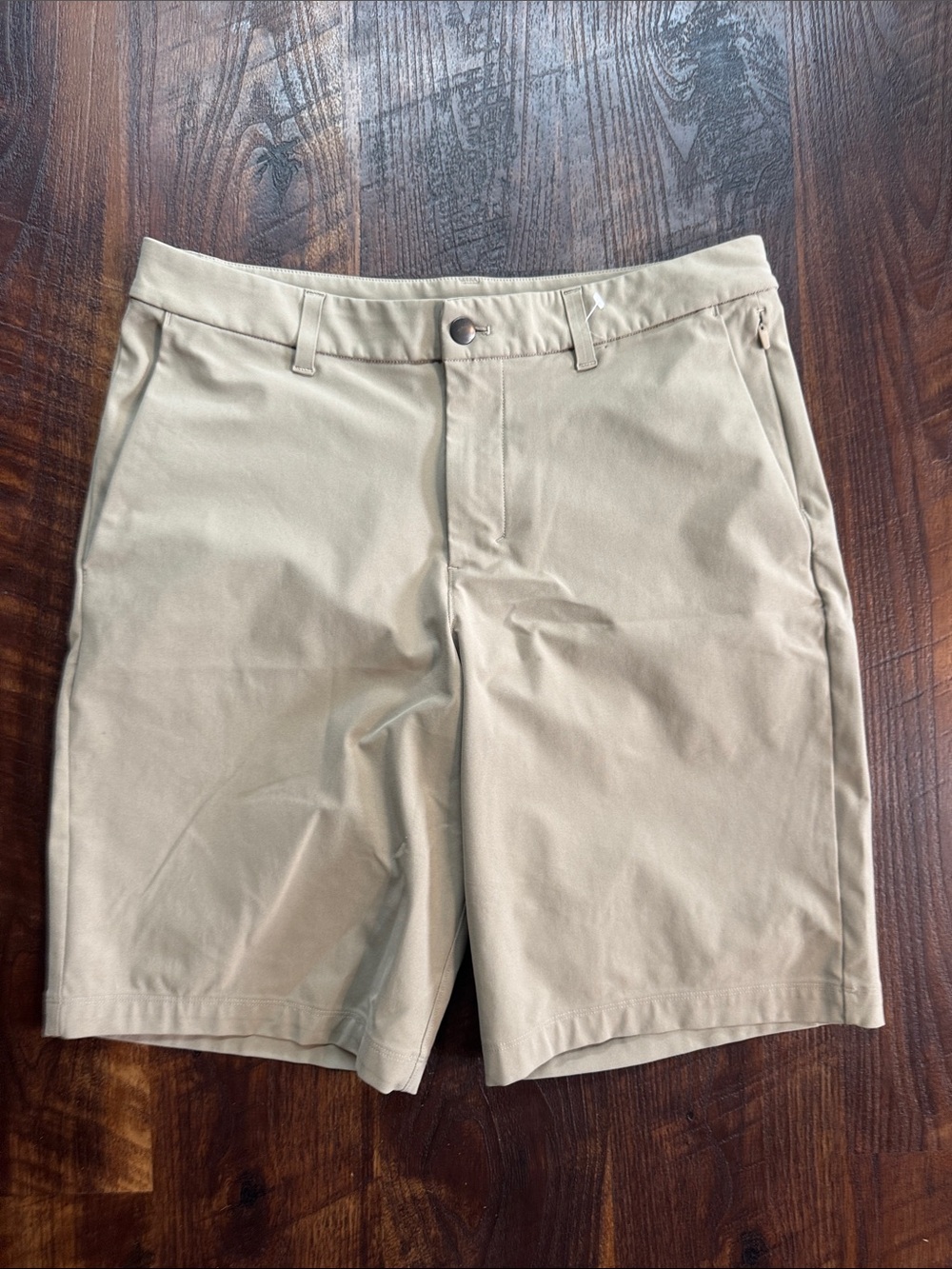 Lululemon Men's Classic Khaki Performance Golf Shorts